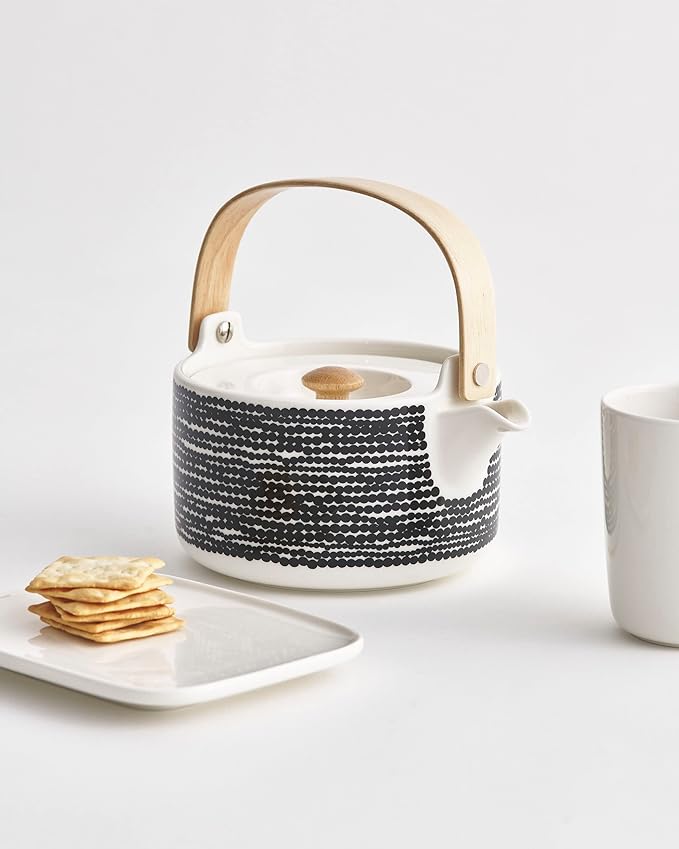 MARIMEKKO Oiva Räsymatto Stoneware Teapot — Refine Your Kitchen Décor with Our Iconic Black & White Stoneware — Stylish Ceramic Teapot with Tea Infuser Lid (26.63 oz)