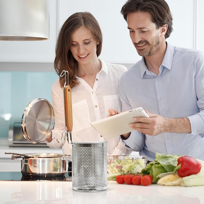 Stainless Steel Pasta Strainer, 2pcs Micro-Perforated Food Dumpling Noodle Strainer with Wood Handle Straining Noodles Pasta Baskets