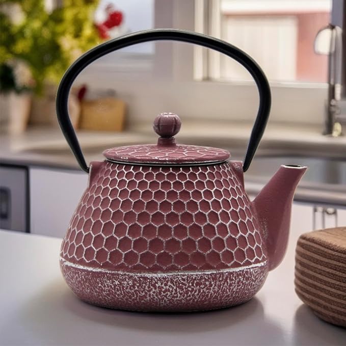 20.3oz Small Cast Iron Teapot, SECHUDO Tea Kettle for Stovetop Safe Coated with Enameled Interior, Pink Tea Pot with Stainless Steel Infuser for Loose Tea (Honeycomb Pattern)