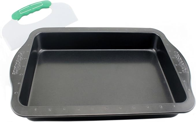 BergHOFF Perfect Slice 9" x 13' Inch Cake Pan With Cover and Perfect Slicing Tool. Creates Perfect Portions Of Your Baking And Holiday Dishes. Perfect Portions For All Of Your Family Desserts