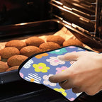 Vintage Boho Daisy Flowers Pot Holders Set of 2 Kitchen Heat Resistant Potholders for Microwave Cooking Baking Oven End Dishes and BBQ Gifts for Women