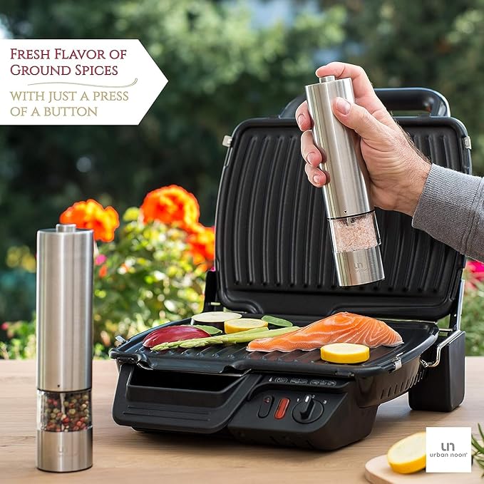 Electric Pepper Grinder or Electric Salt Grinder - Single Battery Operated Stainless Steel Salt or Pepper Mill with Light (Black) - Automatic One Handed Operation with Adjustable Ceramic Grinder