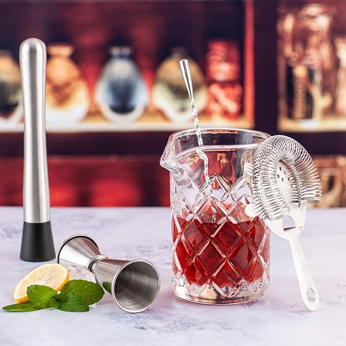 5PCS Crystal Cocktail Mixing Glass Set 18.6oz Bartender kit Cocktail Mixing Set Glass with Spoon, 1/2oz Jigger, Strainer and Muddler for Home Bar Party