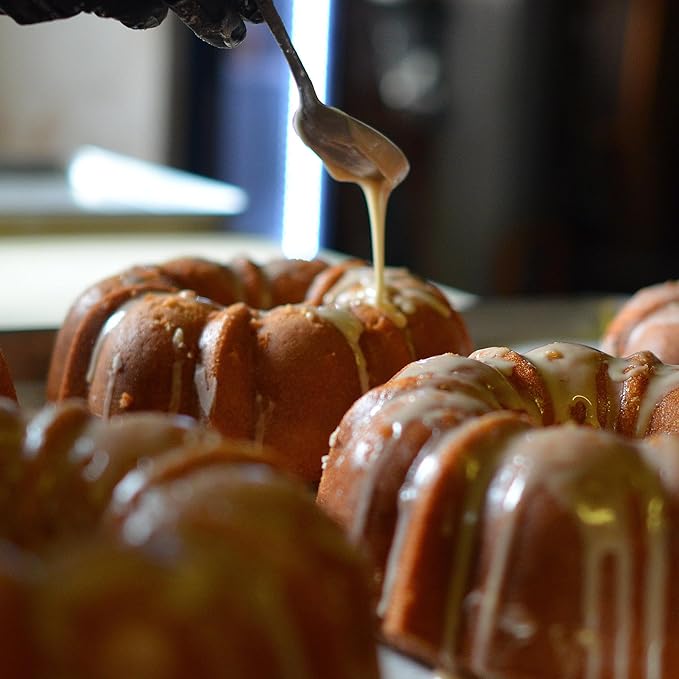 Classic Bakeware 9.5 Inch Non-stick Fluted Cake Pan,Heavy Duty Carbon Steel Tube Baking Mold Gray