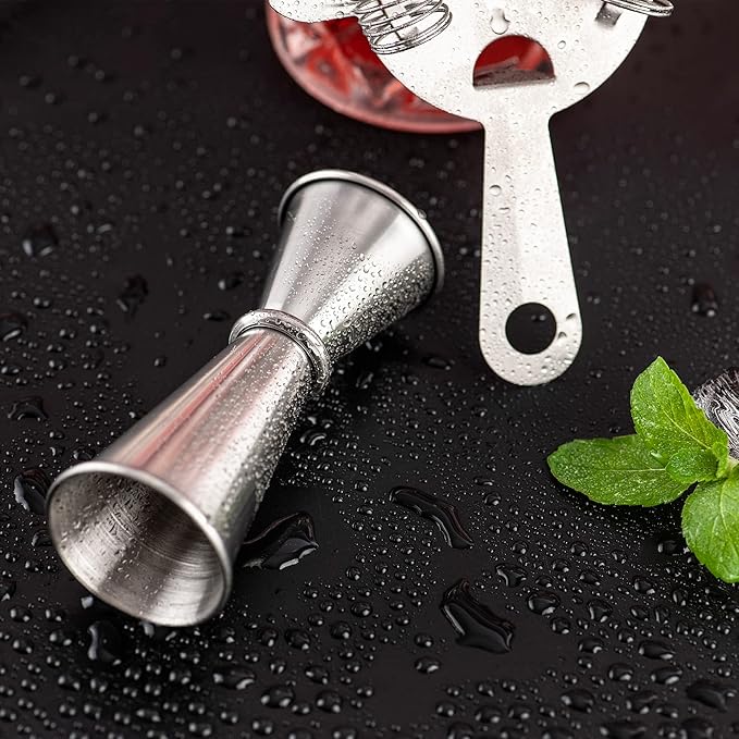 5PCS Crystal Cocktail Mixing Glass Set 18.6oz Bartender kit Cocktail Mixing Set Glass with Spoon, 1/2oz Jigger, Strainer and Muddler for Home Bar Party