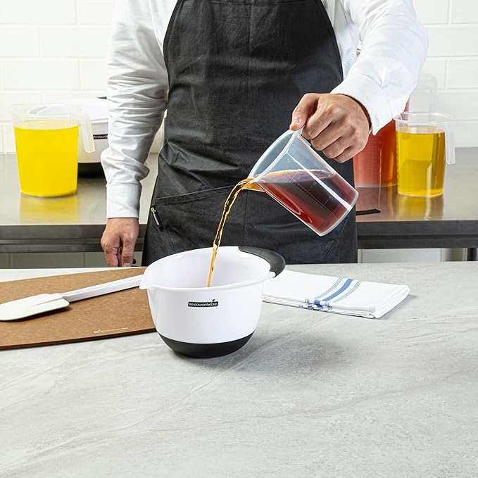 Restaurantware Measuring Cups, 16 Ounce Pack of 10 Conical Spout Baking Measuring Cups, Liquid Scaling Vessel with I-Beam Handle, Embossed Graduations, Clear, Break and Crack Resistant for Baking