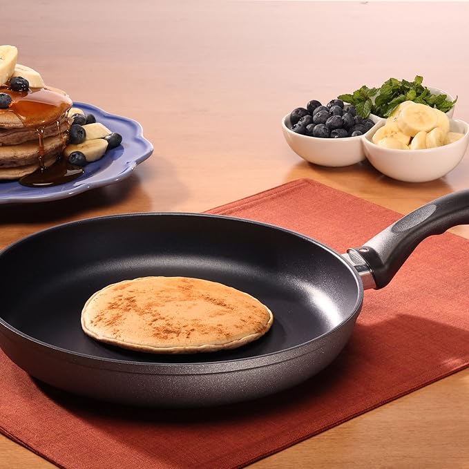 Swiss Diamond 9.5 Inch Frying Pan Nonstick Diamond Frying Pan, Aluminum Coated Skillet, Dishwasher Safe and Oven Safe Fry Pans with Stainless Steel Handle, Grey