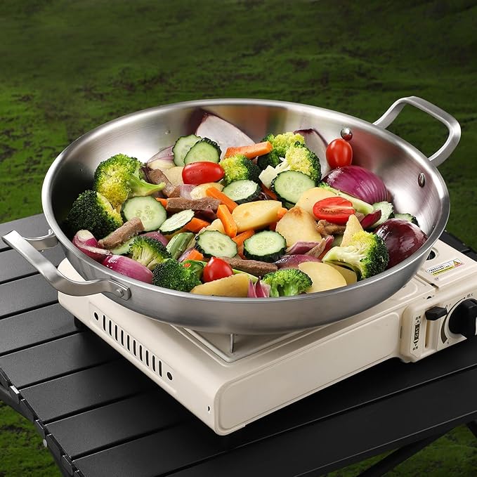 DELARLO 13 Inch Tri-Ply Stainless Steel Paella Pan With Lid, Big Frying Pan, kitchen Induction Large Skillets,Great for Paella Parties Indoors Outdoors,Heavy Duty Style