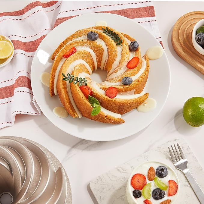 KITESSENSU Non-Stick Cake Pan, 9.5-Inch Aluminum Cake Mold, 10 Cup Fluted Heavy Duty Tube Pan, Durable Rust & Scratch-Resistant, Baking Mold for Jello, Gelatin, Chocoflan, Flan, Marissa, Gold