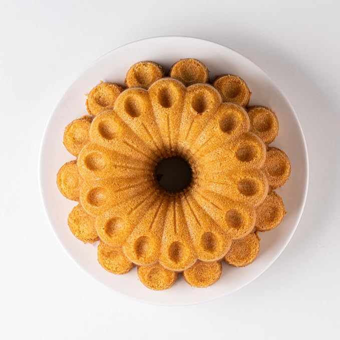 Baker's Secret Nonstick Fluted Cake Pan 10 Cups, Perfect for Fluted Cakes, Die Cast Aluminum Cake Pans, Easy Release, compatible with Fluted Cake Pans - The Cast Aluminum Collection (Marquise)