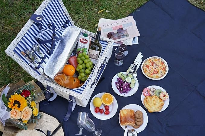 Picnic Basket Willow for 4 Persons, Large Wicker Hamper Set with Big Insulated Cooler Compartment, Fleece Blanket with Waterproof Backing and Cutlery Service Kit- Fashionable White Washed Color