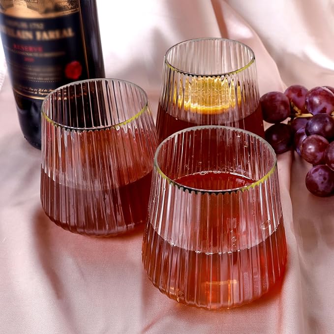 40 Pack Plastic Ribbed Wine Glasses, 14Oz Origami Disposable Wine Glasses Unbreakable Clear Plastic Cocktail Glasses Recyclable Shatterproof Reusable Wine Cups (14oz-Gold Rim 40pack)