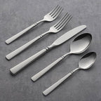 Oneida Easton Fine Flatware Teaspoons, Set of 4 , 18/10 Stainless Steel, Silverware Set, Dishwasher Safe