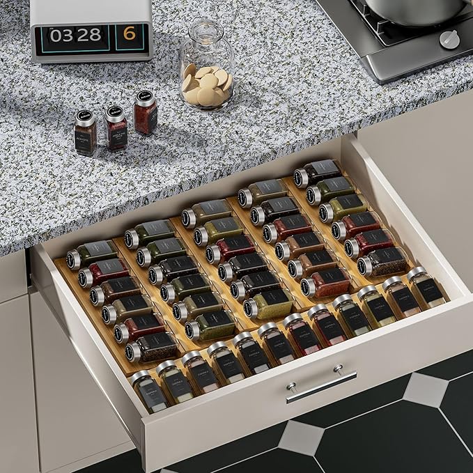 24 Pcs Glass Spice Jars with Label, 4oz Spice Jars with Lids, Seasoning containers Set, Comes with spice bottle caps, Silicone Collapsible Funnel,chalk, for Spice Rack, Cabinet, Drawer