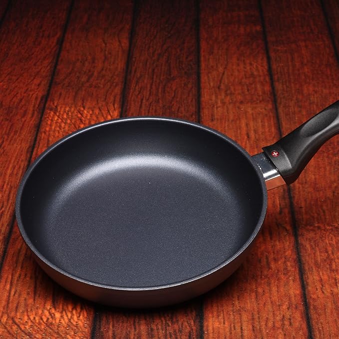 Swiss Diamond 8 Inch Frying Pan Nonstick Diamond Frying Pan, Aluminum Coated Skillet, Dishwasher Safe and Oven Safe Fry Pans with Stainless Steel Handle, Grey