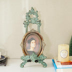 Sungmor Vintage Cast Iron Cookbook Stand, Small Ornate Easel Fleur De Lis Stand, 15.5" Tall Antique Green Table Top Display Holder for Recipe Book, Picture Frame, Plate, Home Kitchen Decor