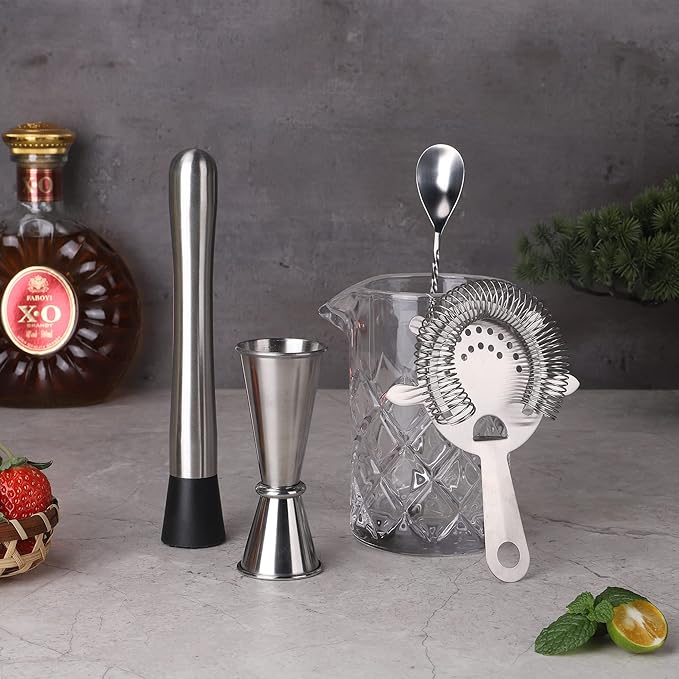 5PCS Crystal Cocktail Mixing Glass Set 18.6oz Bartender kit Cocktail Mixing Set Glass with Spoon, 1/2oz Jigger, Strainer and Muddler for Home Bar Party