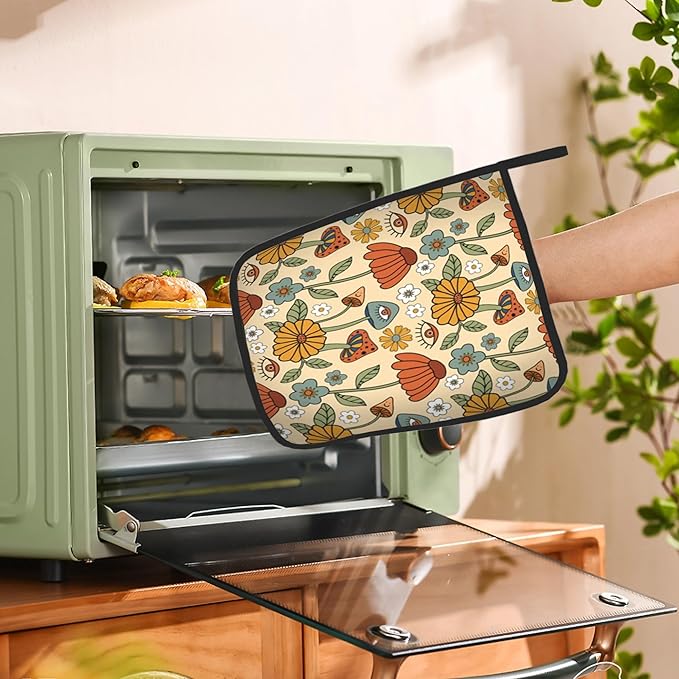Mushroom Retro Psychedelic Floral Pot Holders Set of 2 Heat Resistant Potholders,Fire Oven Hot Pads for Kitchen Cooking Baking Barbecue