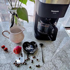 Heart-shaped Coffee Spoon Rest, Mini Coffee Spoon Holder, Small Ceramic Spoon Rest for Coffee Stirrers, Teaspoon, Bar Spoon, Coffee Bar Accessories, Coffee Station (Ture black+black Spoon)