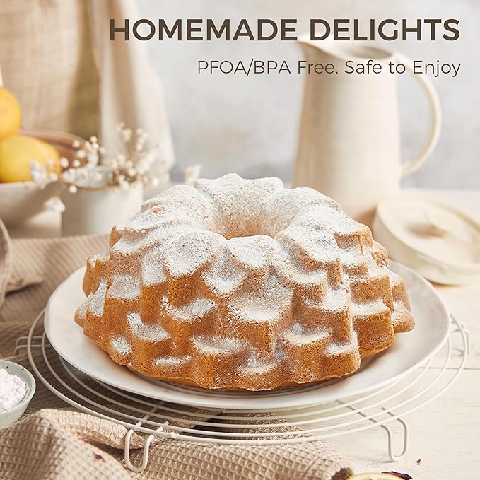 KITESSENSU Blossom Cake Pan, Nonstick Cast Aluminum bunt pan, 9.84” Fluted Tube Pan for Baking Unique Cake, 10 Cup Moldes para Pasteles, Cake Pans for Baking, High-Heat Resistant, Easy to Clean
