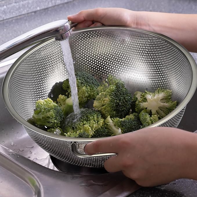 Bokon 3 Pcs Stainless Steel Colander Set Colander Bowl and Sieves 1/3/5 Quart Metal Mesh Strainer Net Basket with Handles Food Spaghetti Strainer for Kitchen Draining Pasta Rinsing(Silver)
