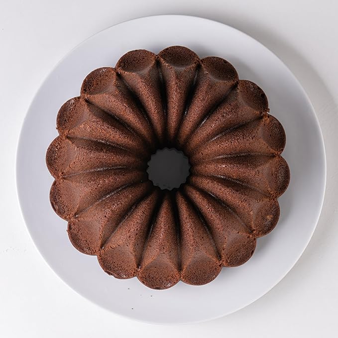 Baker's Secret for Fluted Cake Pan, Fluted Cake Pans, Perfect for Fluted Cakes, Die Cast Aluminum Cake Pans, 2 Layers Non-stick Coating, Cake Pan - Cast Aluminum Collection (Fountain)