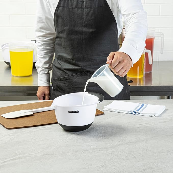 Restaurantware Measuring Cups, 8 Ounce Pack of 10 Conical Spout Baking Measuring Cups, Liquid Scaling Vessel with I-Beam Handle, Embossed Graduations, Clear, Break and Crack Resistant for Baking