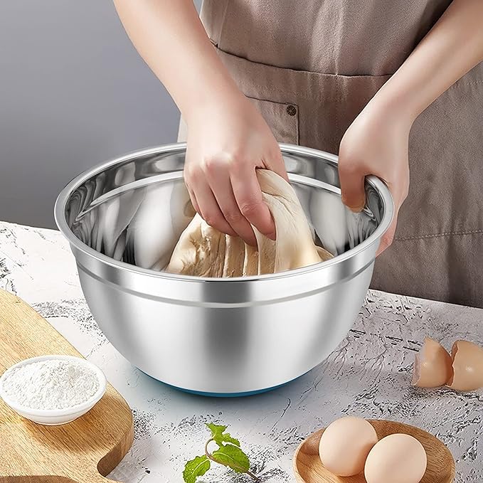 TeamFar Mixing Bowls Set of 7, Stainless Steel Mixing Bowls with Lids for Baking Mixing Prepping, Salad Bowl with Air-tight Lid & Silicone Bottom - 4.6/3.5/2.6/2 / 1.5/1 / 0.7 Qt
