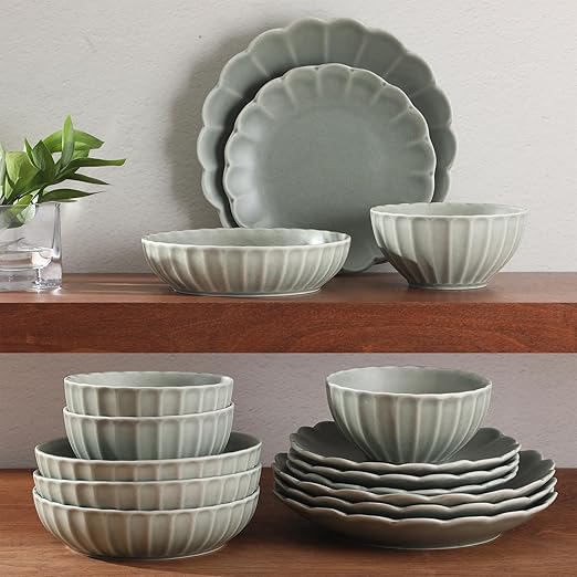 Gibson Elite Malibu Shore 16 Piece Scallop Stoneware Reactive Glaze (Service for 4) Ceramic Plates and Bowls Dinnerware Set - Green
