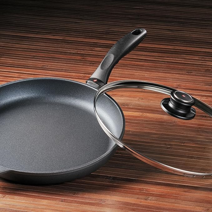 Swiss Diamond Frying Pans Nonstick with Lid, Features Nonstick Diamond Coated Aluminum Skillets and Oven Safe Frying Pans with Lids, Cover Included, 11 Inch