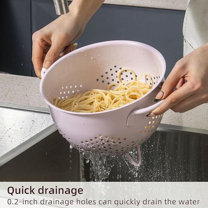 Metal Colander 5 Quart Powder Coated Self-draining Metal Strainer with Base,Kitchen Pasta Fruit Vegetable Basket with Double Handles (Pink)