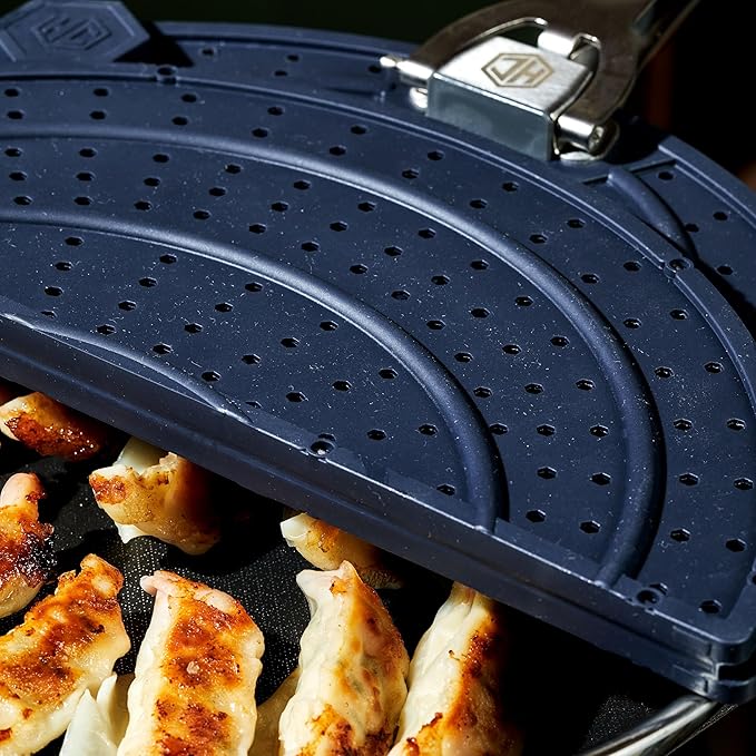 HexClad Grease Splatter Screen for Frying and Searing, Fits HexClad’s 10 and 12-inch Pans, Dishwasher-Safe, Folding Design, Heat-Safe to 480°F, Stay-Cool Locking Handle, Silicone and Stainless Steel