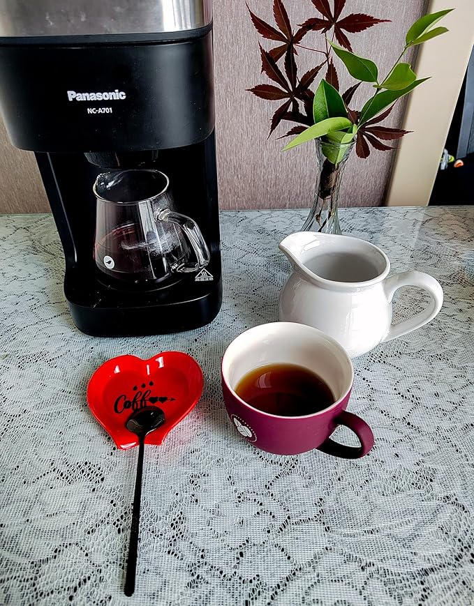 Heart-shaped Coffee Spoon Rest, Mini Coffee Spoon Holder, Small Ceramic Spoon Rest for Coffee Stirrers, Teaspoon, Bar Spoon, Coffee Bar Accessories, Coffee Station (Red+black spoon)