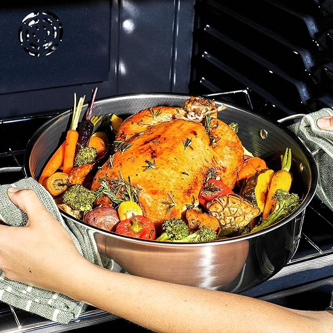 HexClad Hybrid Nonstick 7-Quart Sauté Pan with Tempered Glass Lid, Chicken Fryer, Stay-Cool Handles, Dishwasher-Friendly, Oven-Safe Up to 900°F, Induction Ready, Compatible with All Cooktops