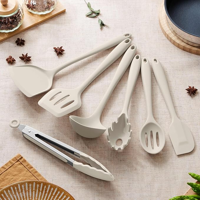 Herogo Silicone Cooking Utensils Set, 7-Piece Kitchen Utensils Set, Heat Resistant Cooking Gadget Tools Slotted Turner, Spoon, Soup Ladle, Pasta Server, Spatula, Tongs for Nonstick Cookware, Khaki