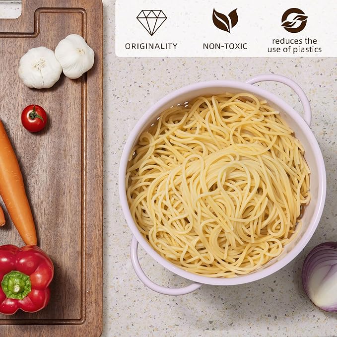 Metal Colander 5 Quart Powder Coated Self-draining Metal Strainer with Base,Kitchen Pasta Fruit Vegetable Basket with Double Handles (Pink)