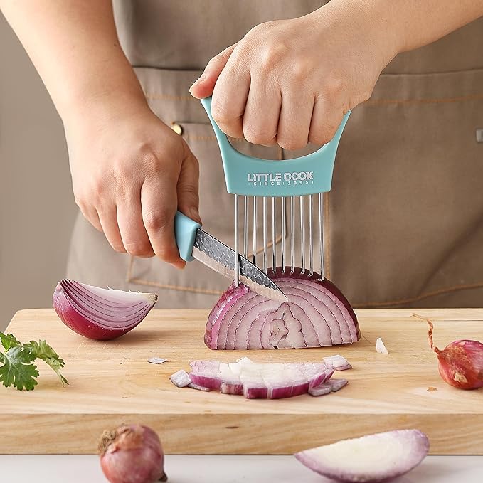 Onion Slicer Cutter, Little Cook Stainless Steel Onion Holder for Slicing and Storage of Onions, Avocados, tomato, Eggs, Dishwasher Safe, Protective Cover Included (Stylish Peapock blue)
