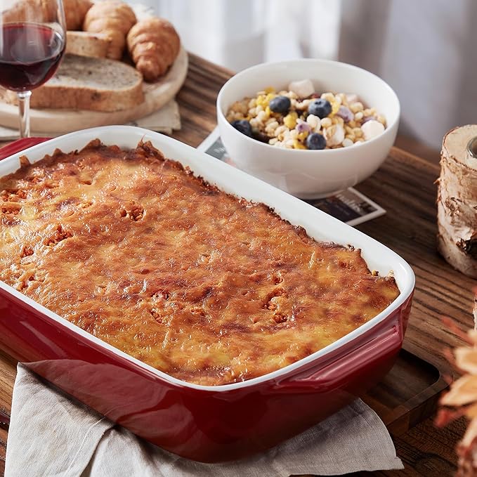Lareina Large Ceramic Casserole Dish with Lid, 4.0 Quart Covered Rectangular Stoneware Baking Dishes for Oven, Deep 9x13 Inch Lasagna Pans for Baking and Serving, Perfect for Christmas gifts, Red